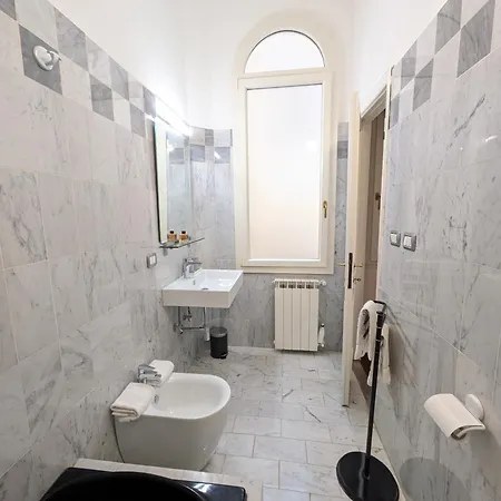 Flowers' Duomo, Central And Spacious Apartman *