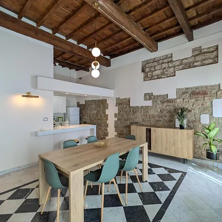 Flowers' Duomo, Central And Spacious Apartman *